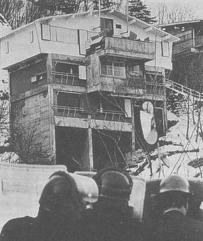 <span class="mw-page-title-main">Asama-Sansō incident</span> 1972 hostage crisis and police siege in Japan