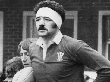 File:Mervyn Davies in Wales strip.jpg