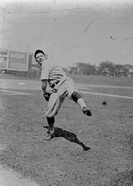 File:Mike Prendergast Pitching for the Cubs.jpg