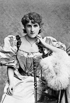 <span class="mw-page-title-main">Decima Moore</span> Singer and actress