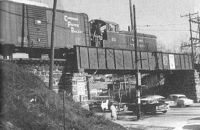 "Ma & Pa" train crossing York Road, Towson, in the 1950s — the bridge was removed in 1959
