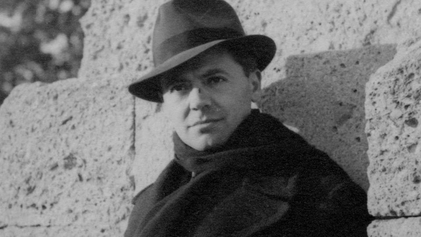 File:Jean Moulin with a scarf and fedora by Marcel Bernard.jpg