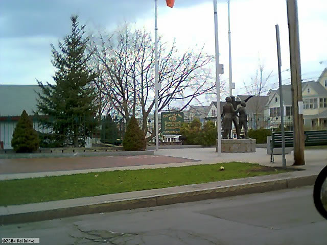 File:SyracuseTipperaryMonument.jpg