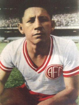 <span class="mw-page-title-main">Martín Alarcón</span> Argentine footballer (1928–1988)