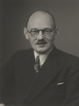 <span class="mw-page-title-main">Arthur Rucker (civil servant)</span> British civil servant (born 1895)