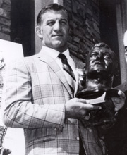 <span class="mw-page-title-main">Ernie Stautner</span> American football player and coach