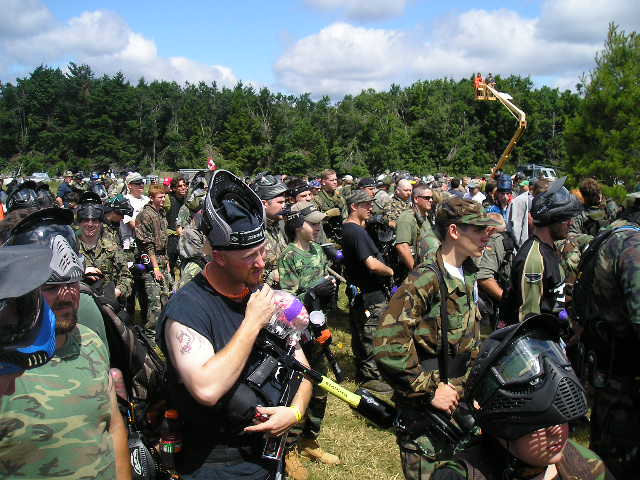 File:Scenario paintball ION2005 beginning of the game.JPG