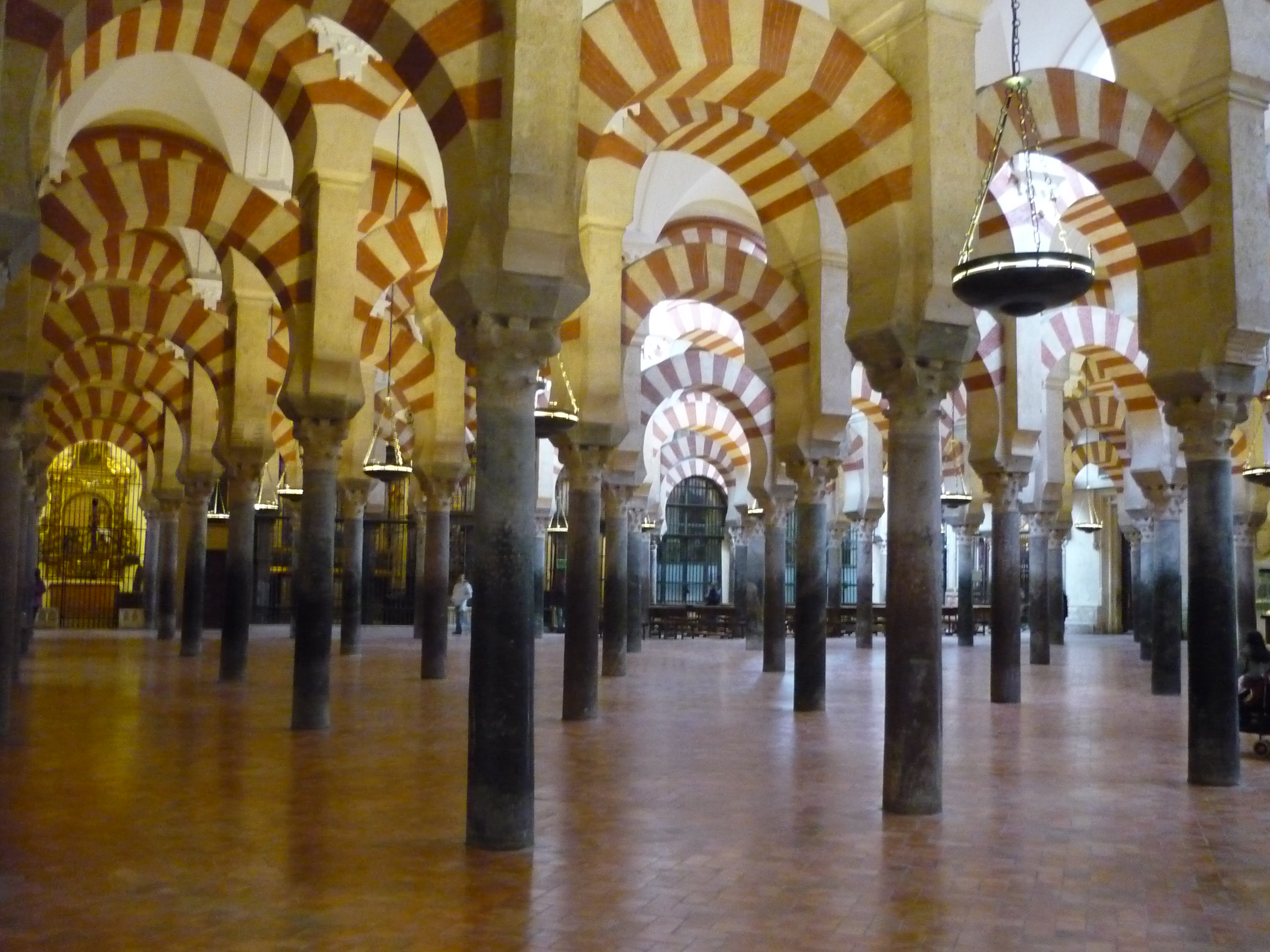 File:Mezquita interior.jpg - Wikipedia