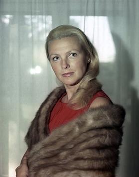 <span class="mw-page-title-main">Vija Artmane</span> Latvian actress (1929–2008)