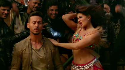 File:Ek Do Teen - Jacqueline Fernandez Tiger Shroff.jpg