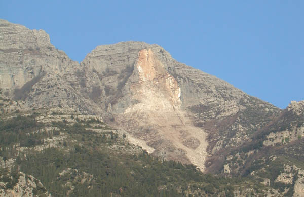 File:Rock avalanche1.JPG