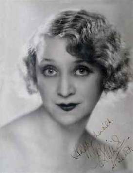 <span class="mw-page-title-main">Binnie Hale</span> English actress, singer and dancer
