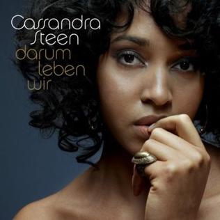 <i>Darum leben wir</i> 2009 studio album by Cassandra Steen