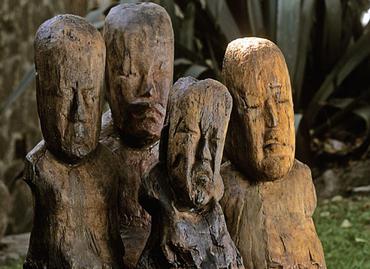 File:El Manati Wooden Busts.jpg