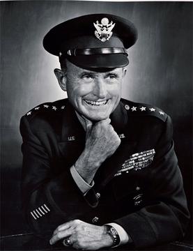 <span class="mw-page-title-main">Alfred Gruenther</span> United States Army general