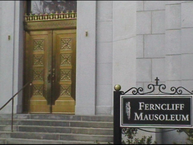 File:FerncliffMausoleum.jpg