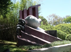 File:'Nothing Too Strange and Beautiful', painted aluminum sculpture by --Jedd Garet--, 1985, --The Contemporary Museum, Honolulu--.jpg