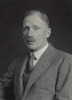 File:John Ogilvy Arbuthnott, 14th Viscount Arbuthnott.jpg