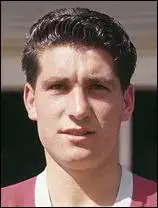 <span class="mw-page-title-main">John Smith (footballer, born 1939)</span> English footballer