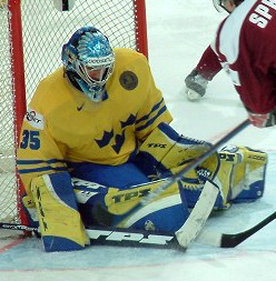 Henrik & his daughters, Charlise - Henrik Lundqvist Blog