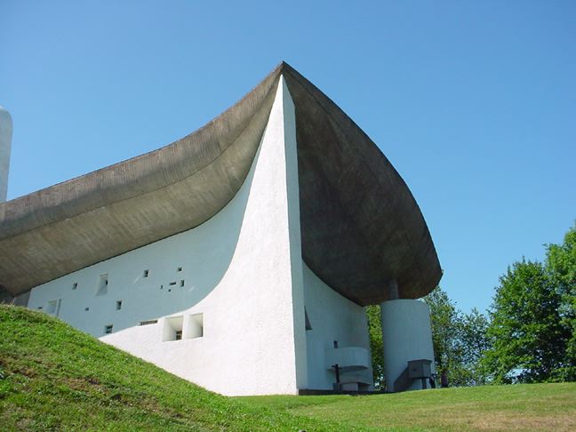 LE CORBUSIER'S DIALECTIC DEVELOPMENT OF IMAGES FROM THE ACROPOLIS TO  RONCHAMP