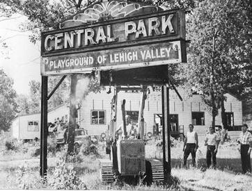 File:Central Park Sign - 1964.jpg