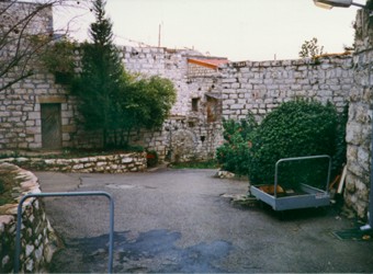 File:Remains of Deir Yassin (8).jpg
