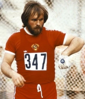 <span class="mw-page-title-main">Yuriy Sedykh</span> Soviet athlete (1955–2021)