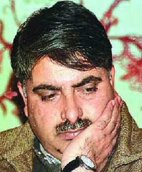 <span class="mw-page-title-main">Kuka Parray</span> Indian Kashmiri politician (died 2003)