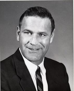 <span class="mw-page-title-main">Ralph Kohl</span> American football player, coach, and scout (1923–1997)