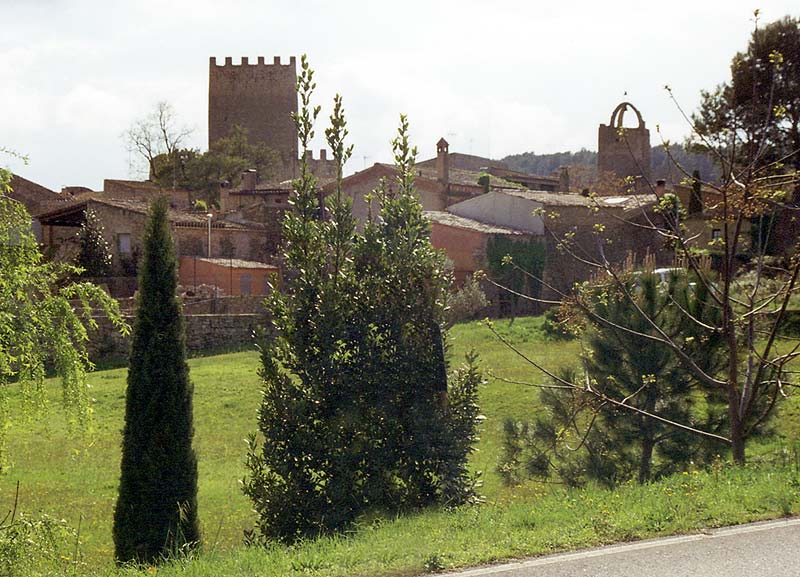 File:Town-of-peratallada.jpg