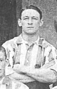 File:Oakey Field, footballer, 1901.jpg