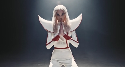 Watch Poppy perform brand-new song EAT at 2021 GRAMMY…