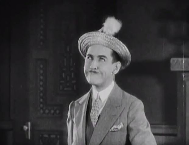 File:Charley Chase in Crazy Like a Fox.jpg