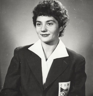 File:Eva Bosáková circa 1960.jpg