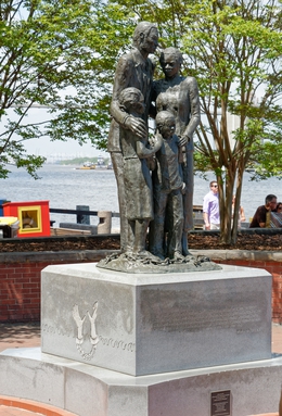 <span class="mw-page-title-main">African-American Monument</span> Monument in Savannah, Georgia, U.S.