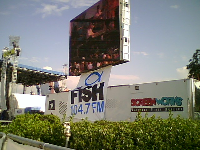 File:Jumbotron with the Fish.jpg