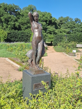 <i>Dawn</i> (Journeay) 1971 bronze sculpture by Helen Journeay in Houston, Texas, U.S.