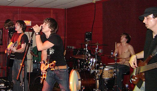 File:Plain White T's in 2005.JPG