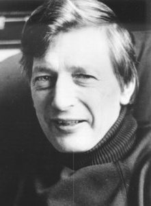 <span class="mw-page-title-main">Peter Dickinson</span> English author & poet (1927–2015)