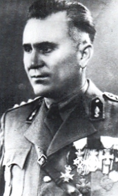 https://upload.wikimedia.org/wikipedia/en/8/8c/Konstantinos_Davakis.jpg