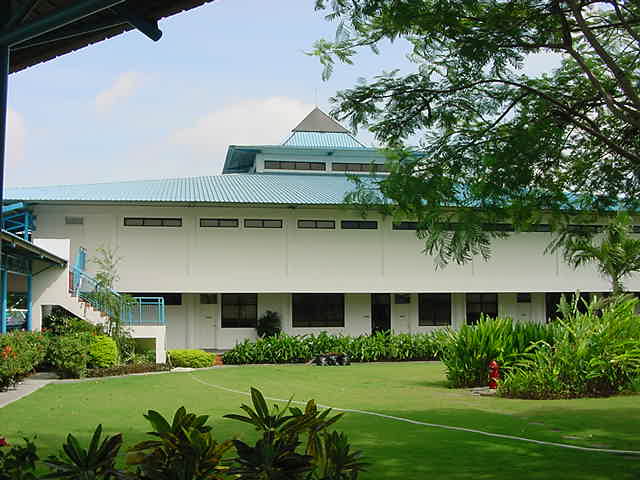 File:Surabaya International School.jpg