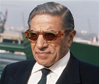 https://upload.wikimedia.org/wikipedia/en/9/91/Aristotle_Onassis.jpg