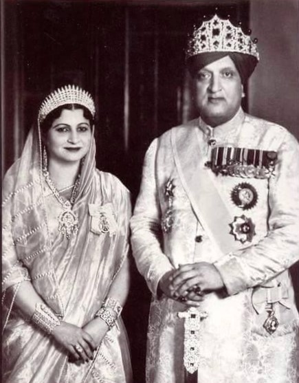 File:The Maharaja and Maharani of Kashmir.jpg