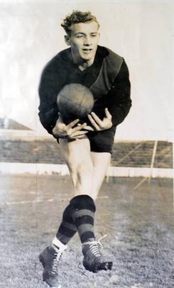 <span class="mw-page-title-main">Lance Mann</span> Australian rules footballer