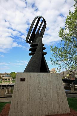 <i>Laureate</i> (Lipton) Public art display by Seymour Lipton (1903-1986) in Milwaukee, Wisconsin.