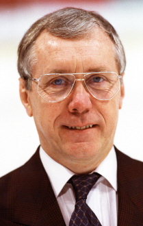 <span class="mw-page-title-main">Bo Tovland</span> Swedish ice hockey coach and executive