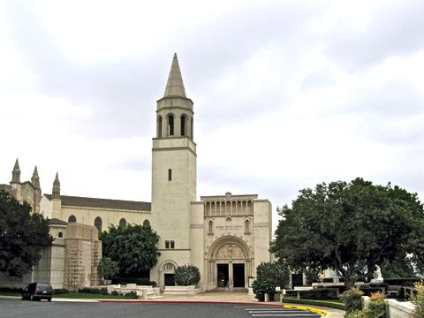 File:Forestlawn mausoleum.jpg