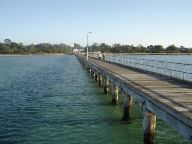 https://upload.wikimedia.org/wikipedia/en/9/9d/Rosebud_Pier.JPG