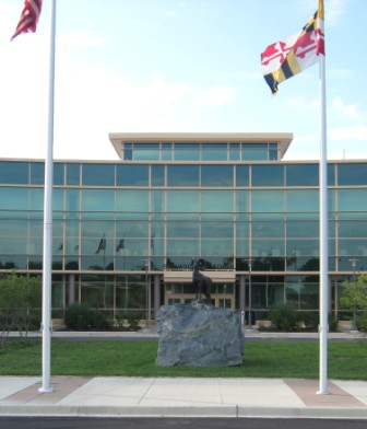 File:Edgewood High School, Maryland - main entrances.jpg